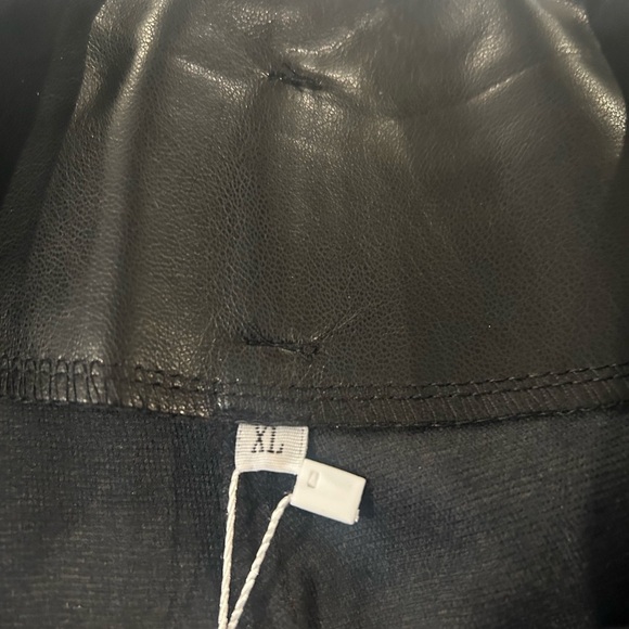 NWT Black Faux Leather Size XL Shorts with Belt - Picture 9 of 10